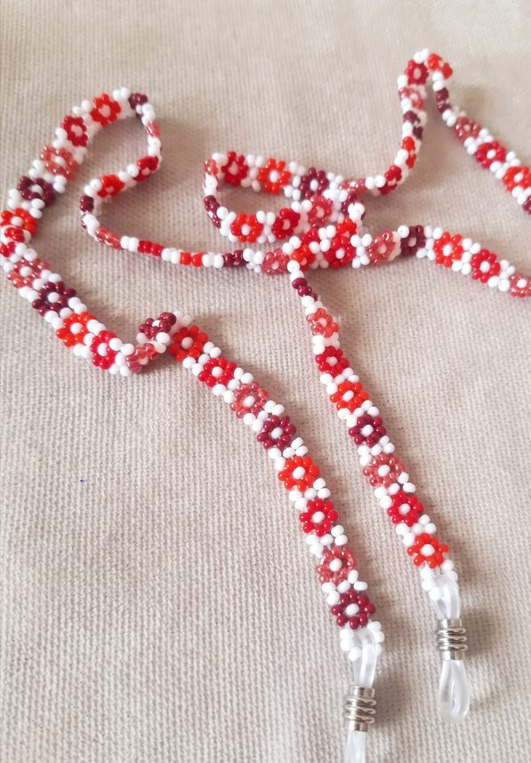 Red Daisy Beaded Glasses Chain